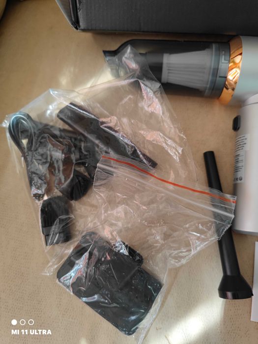 аккумуляторный автомобильный пылесос