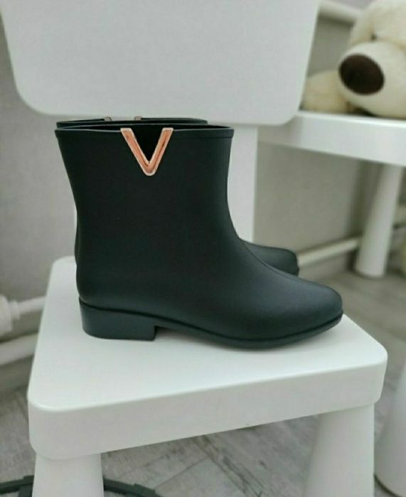 Гумові  чоботи.Розмір 36,23.5