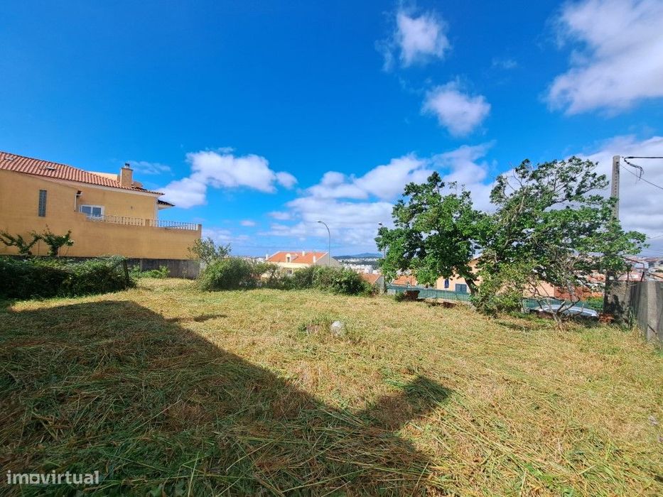 Terreno Urbano c/ 262m2 - Famões / Odivelas