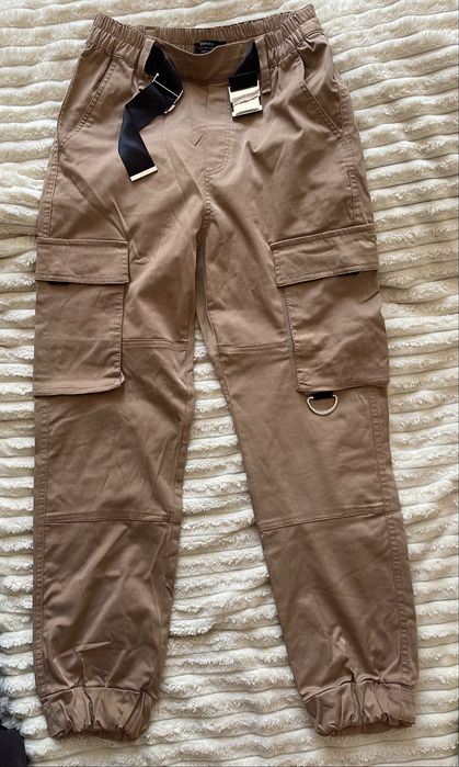 Штани Bershka cargo / джогери