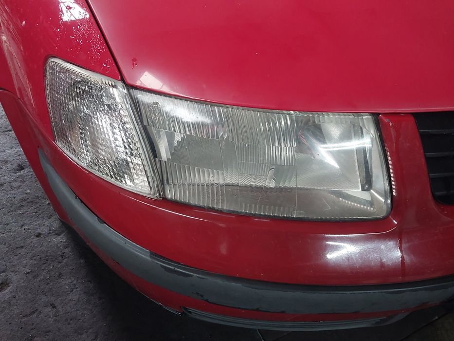 Maska VW Passat LY3D 96-00r przed liftem