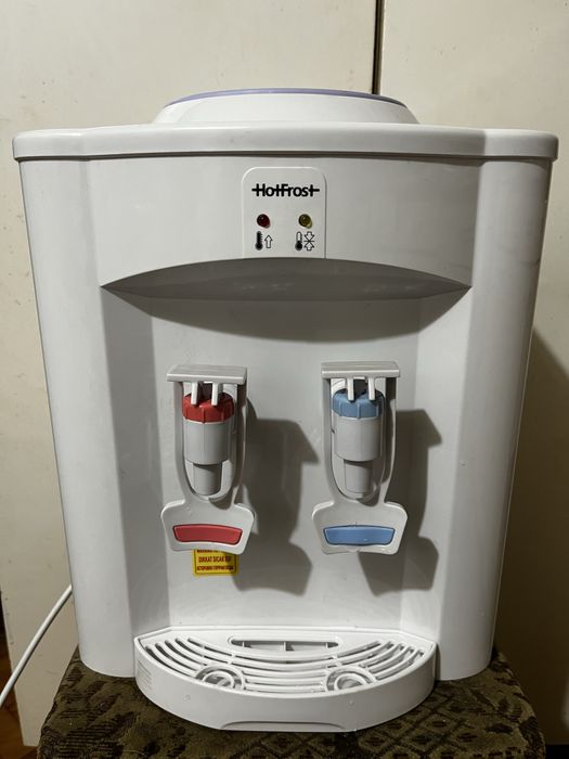 Новий кулер для води HotFrost