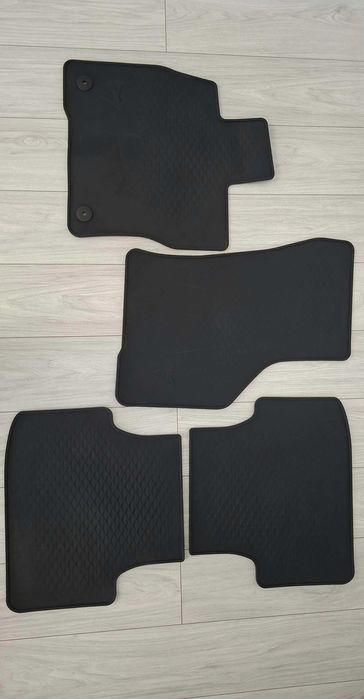 Oryginalne dywaniki gumowe CUPRA Formentor – komplet