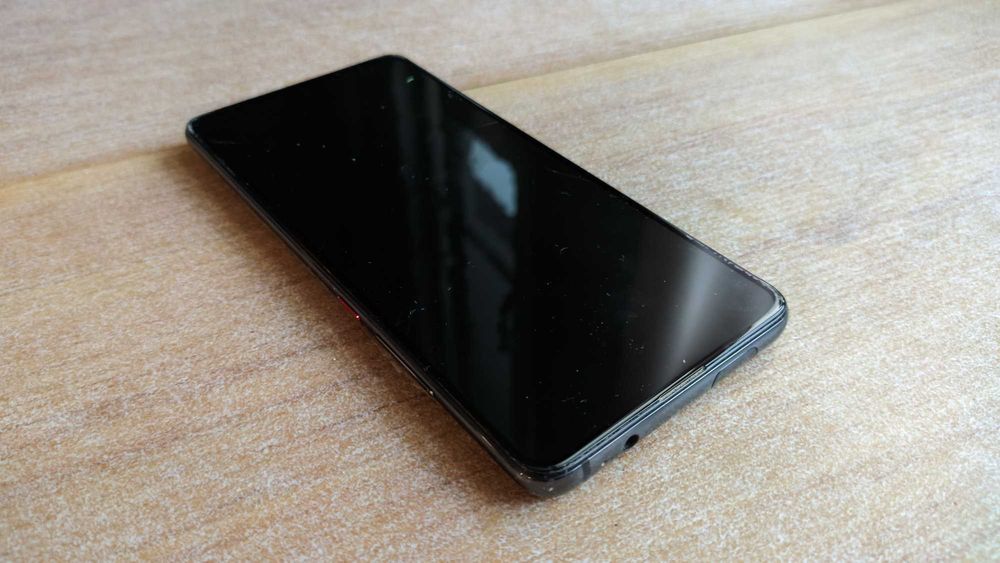 Xiaomi Mi 9T 64GB Carbon Black - para peças/reparação (ecrã partido)
