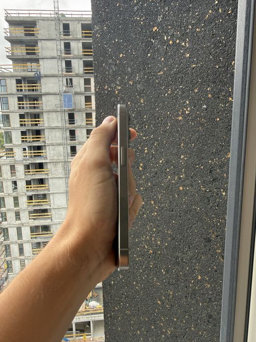 iPhone 15 Pro 128 GB, Titanium Natural