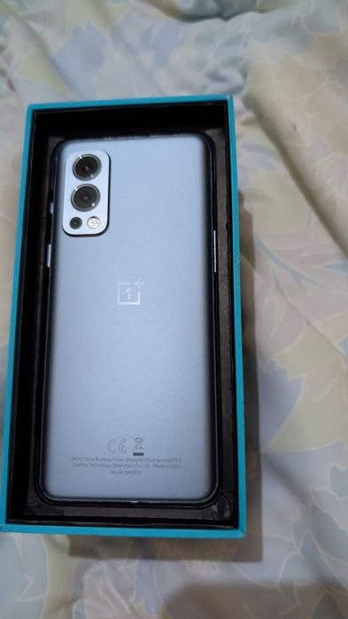 Vendo telemóvel marca onplus norde2  5G caixa cabeço duas  capa