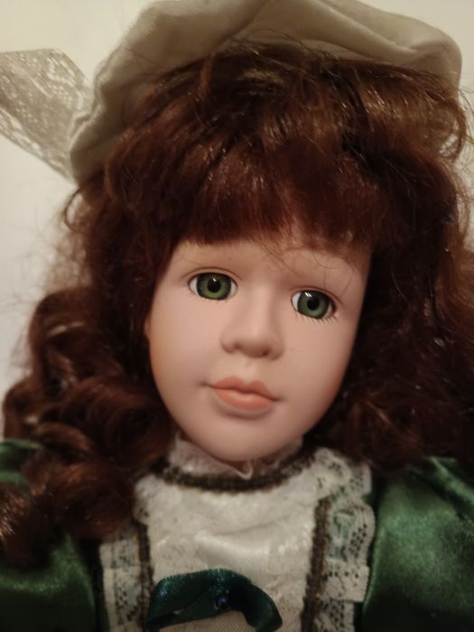 Boneca de porcelana  dama antiga