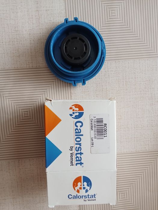 Продам крышку разширительного бачка на Кадди.