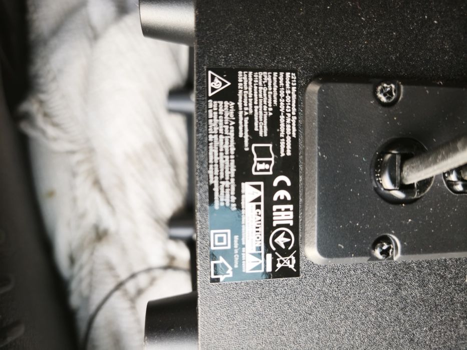 Vendo conjunto de colunas de som para pc 3.1