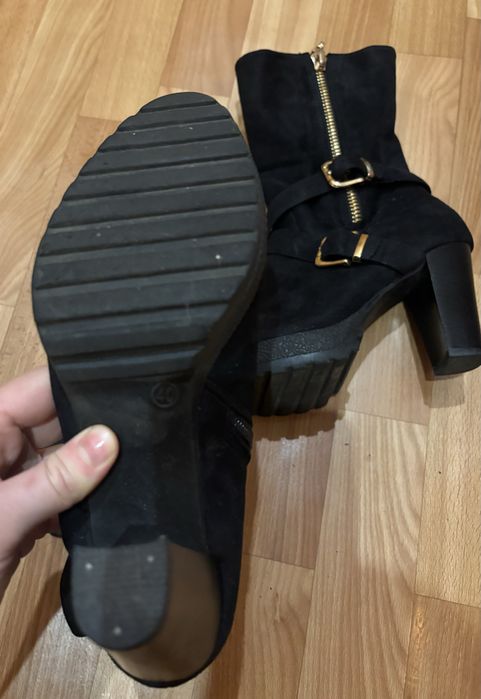 Замшеві ботильйони на каблуку 40 розмір