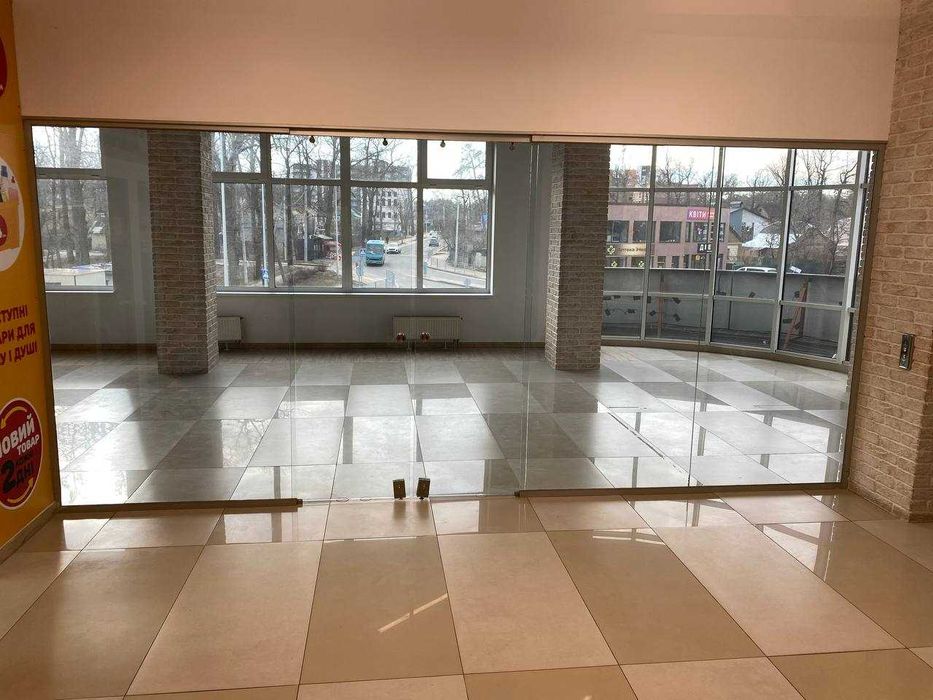 Комерційне приміщення 75,8 м² в ТЦ White House, Ірпінь