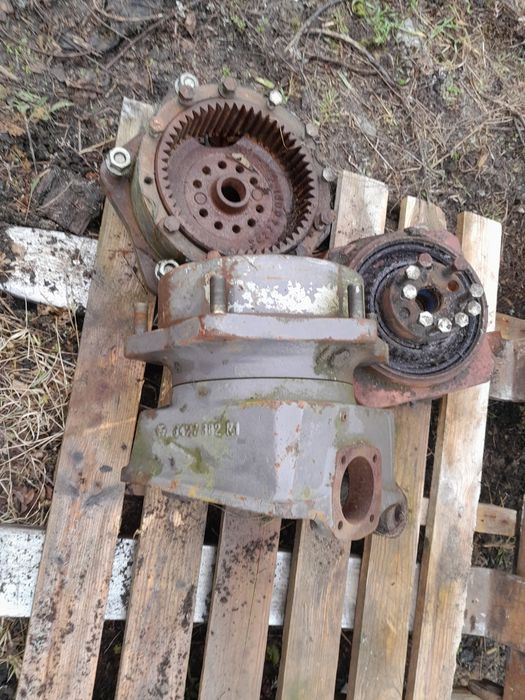 Zwrotnica piasta półoś Massey Ferguson serii 36xx
