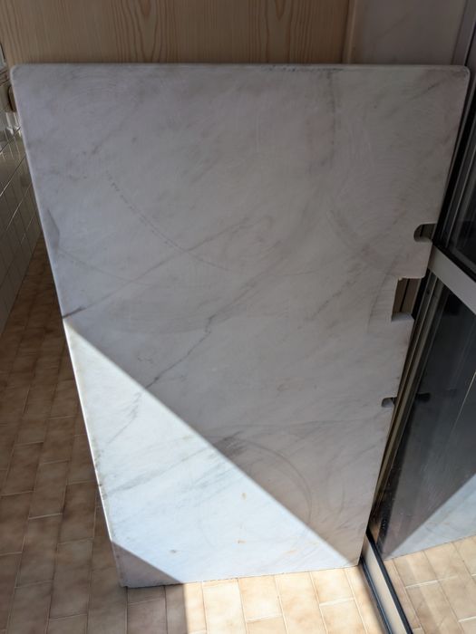 Pedra de Mármore Usada – 124x65cm – 3,3cm Espessura