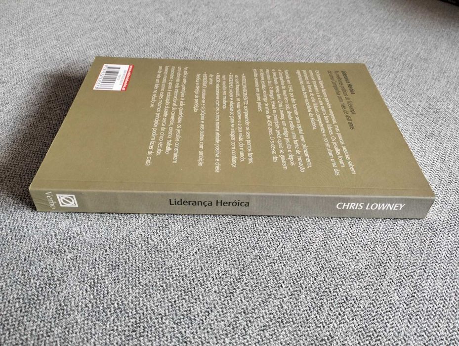 Livro "Liderança heróica" de Chris Lowney