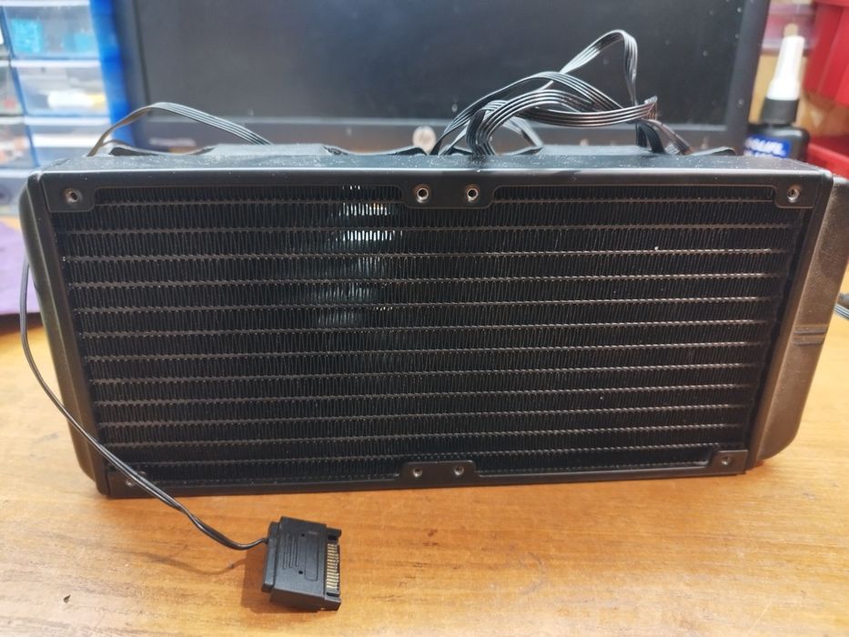Chłodzenie wodne NAVIS RGB 240