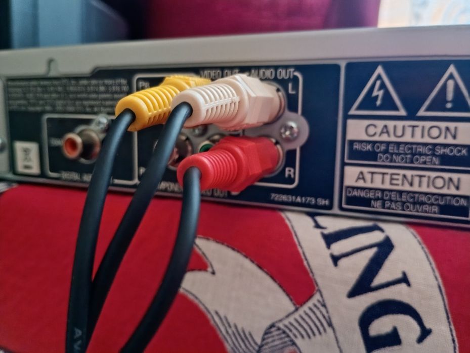 Pioneer DV-300
DVD-програвач.