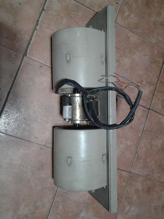 ventilador duplo com motor no meio