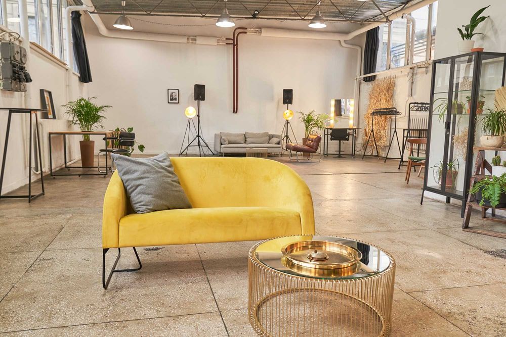 Sala lokal na IMPREZĘ konferencje osiemnastkę 18 warsztaty URODZINY