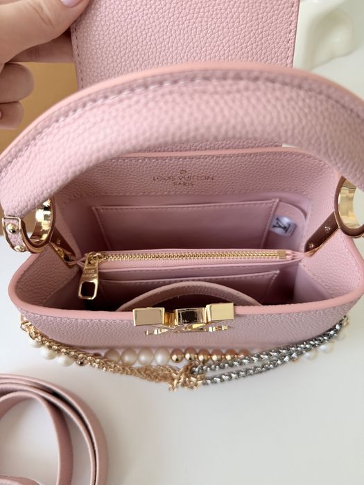 Сумка Louis Vuitton Capucines рожева
