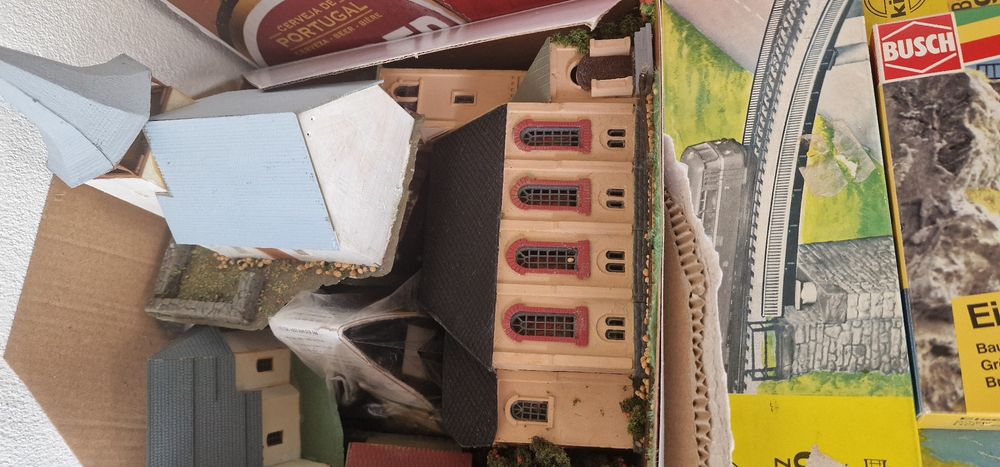 Material ho para comboios preços  pelo telefone.