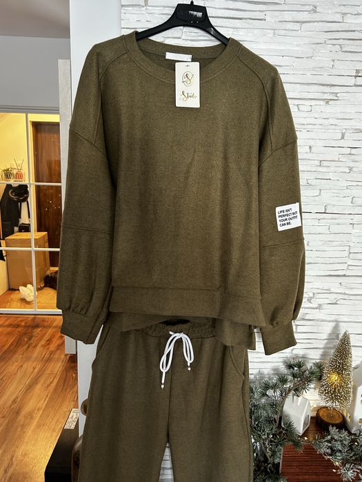 Komplet dresowy S M L  dres dresy z naszywką damskie szary czarny