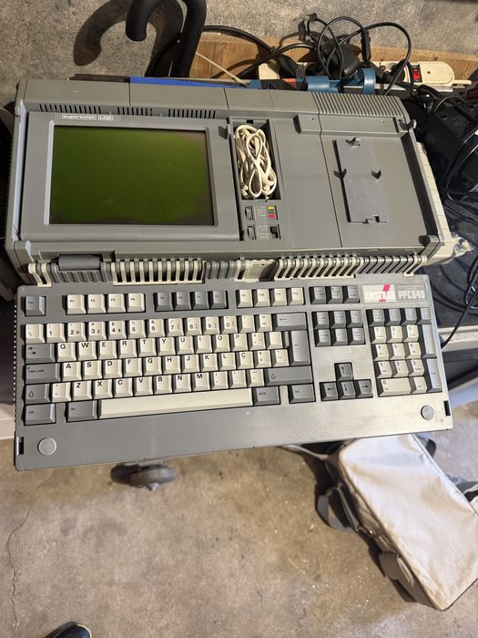 Portatil Amstrad para colecionadores  ler bem