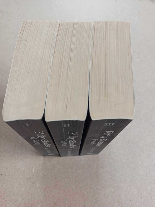 książki w języku angielskim -  Fifty Shades of Grey - 3 części