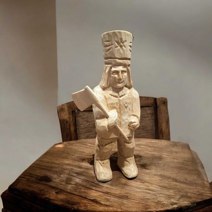 Unikalna Rzeźba Drewniana przedstawiająca postać Janosika