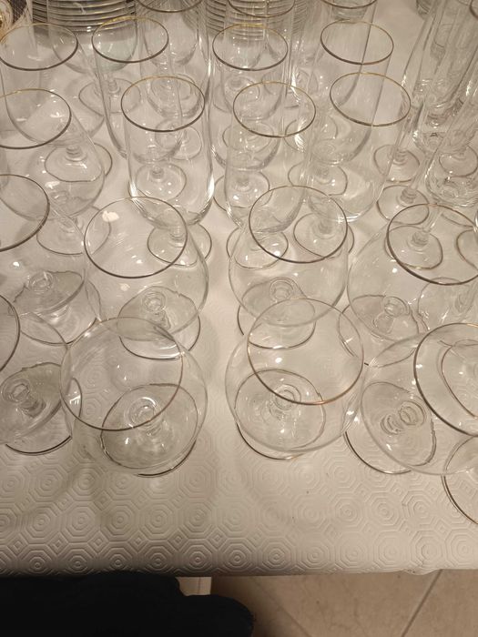 Conjunto copos fio douro e jarro grande (c/ 91 peças)