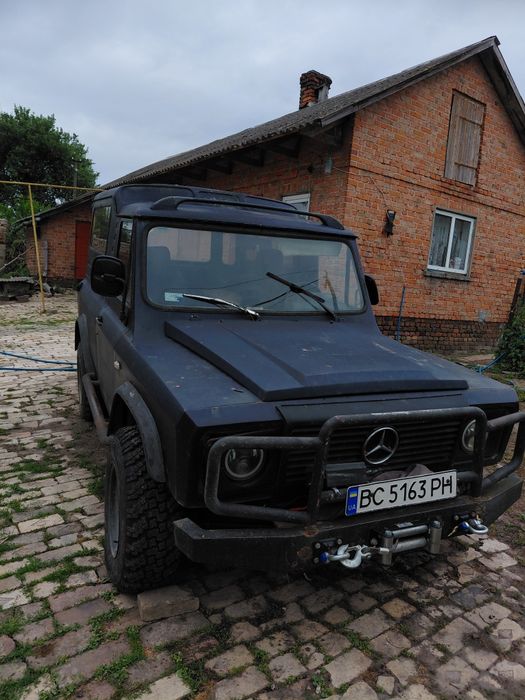 Автомобіль АРО 243