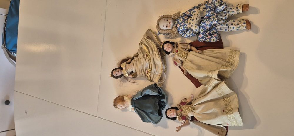 Bonecas de porcelana