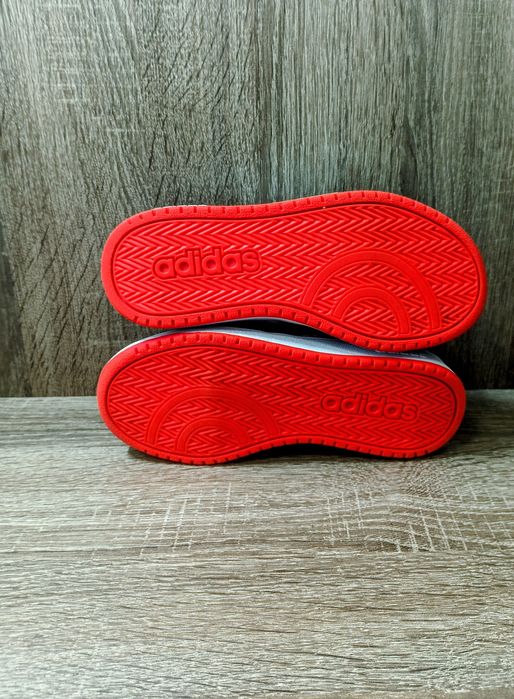 Дитячі кросівки Adidas Hoops 2.0, розмір 32, стан ідеальний