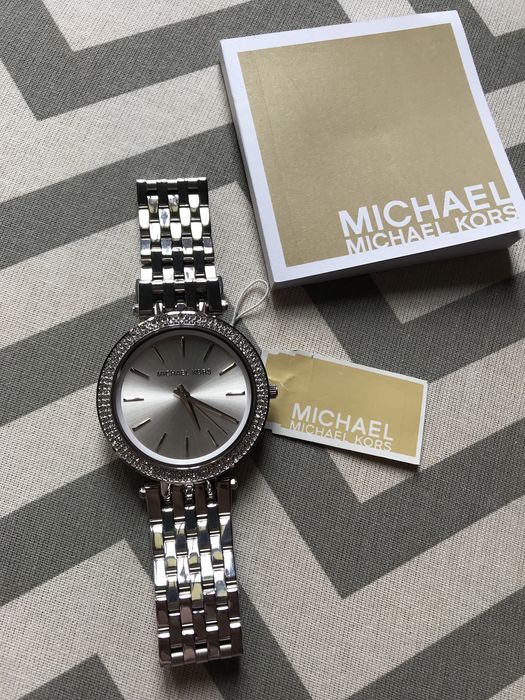 Relógio Michael Kors prateado novo