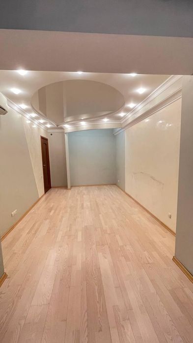 Продам простору 3-кімн. квартиру на вул. Парковий з ремонтом та меблями (3-292-044) - More