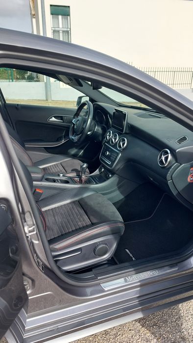 Mercedes Benz  A180 D AMG Line