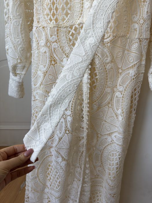 Мереживна  святкова сукня,молочного кольору.