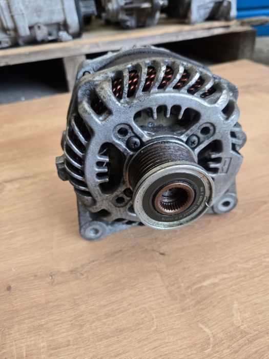 Alternator Renault Trafic III Vivaro B NV300 2.0 231- -004- -436R