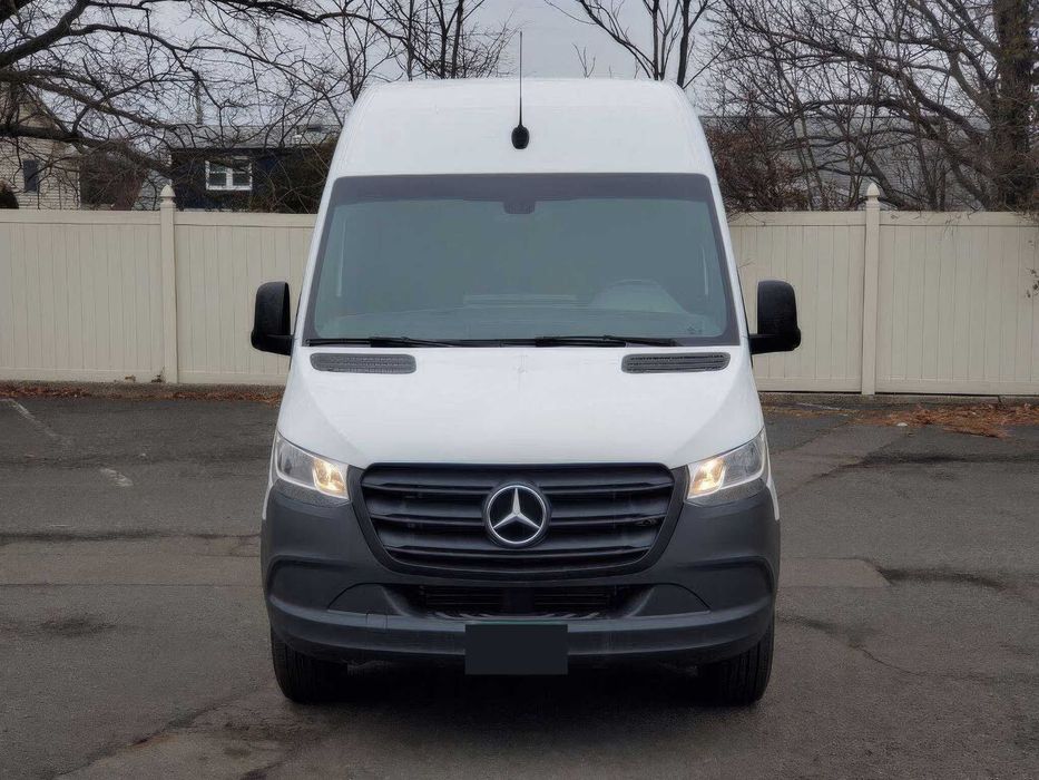 Mercedes-Benz Sprinter      2021