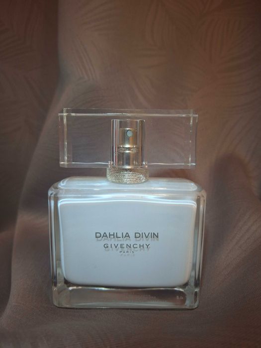 Dahlia Divin Eau Initiale Givenchy. 67/75 мл. Власна колекція