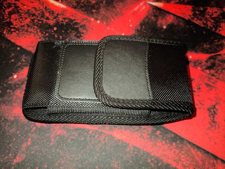 Универсальный чехол для телефона с креплением на ремень и зажимом