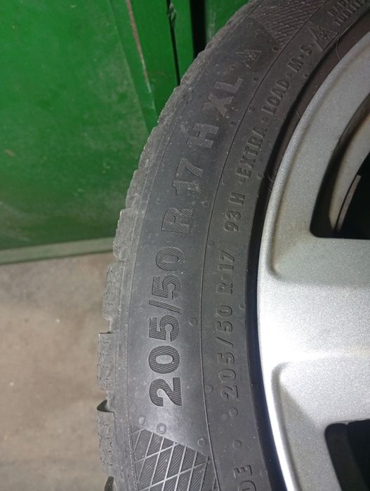 Pneus continental 205/50/17