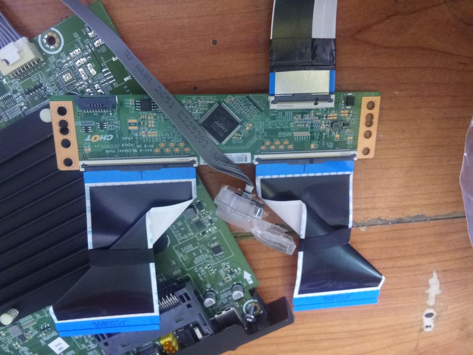 Conjunto Hisense Fonte e mainboard - 01