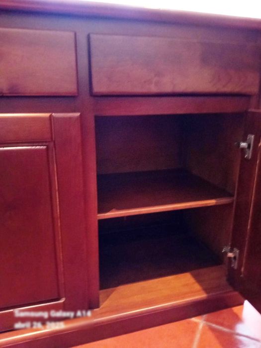 Aparador / Louceiro / Móvel de madeira maciça / Consola