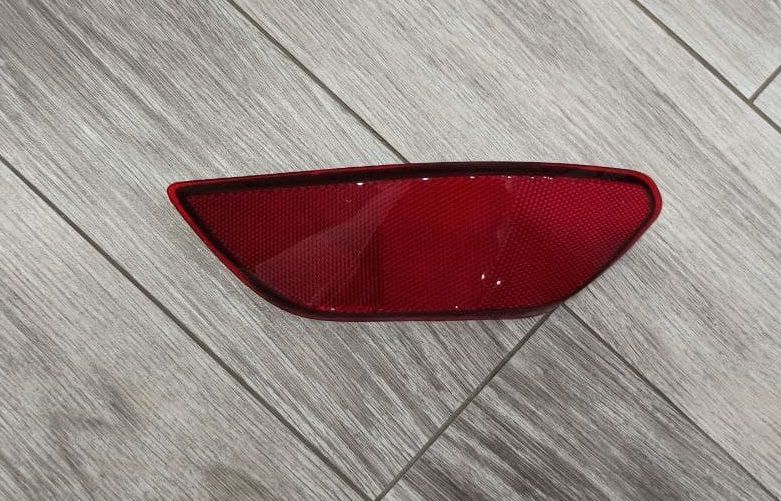 Отражатель катафот в задний бампер Porsche Cayenne 958 2010-2014