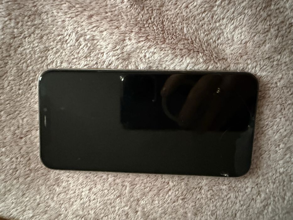 Iphone 10.  Телефон