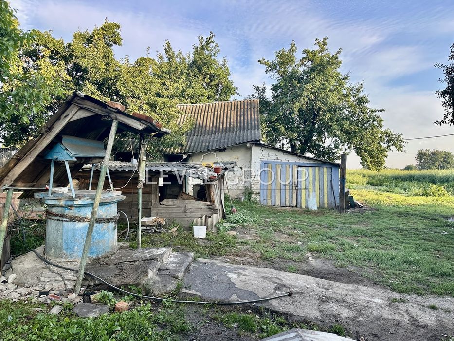 Без% Будинок з великою ділянкою та газом. Центральна вулиця