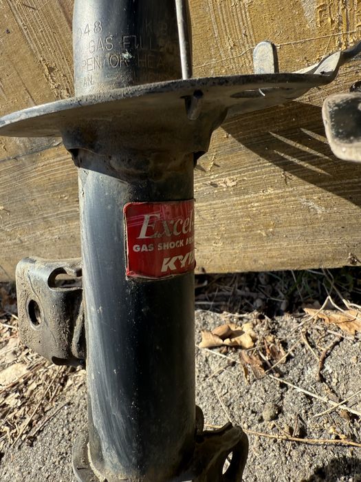 Передні амортизатори Хюндай Елантра МД