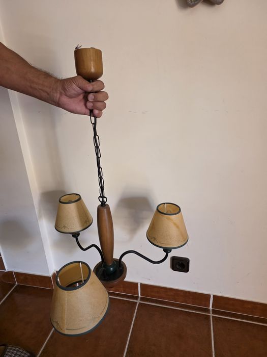 Candeeiro em madeira de teto
