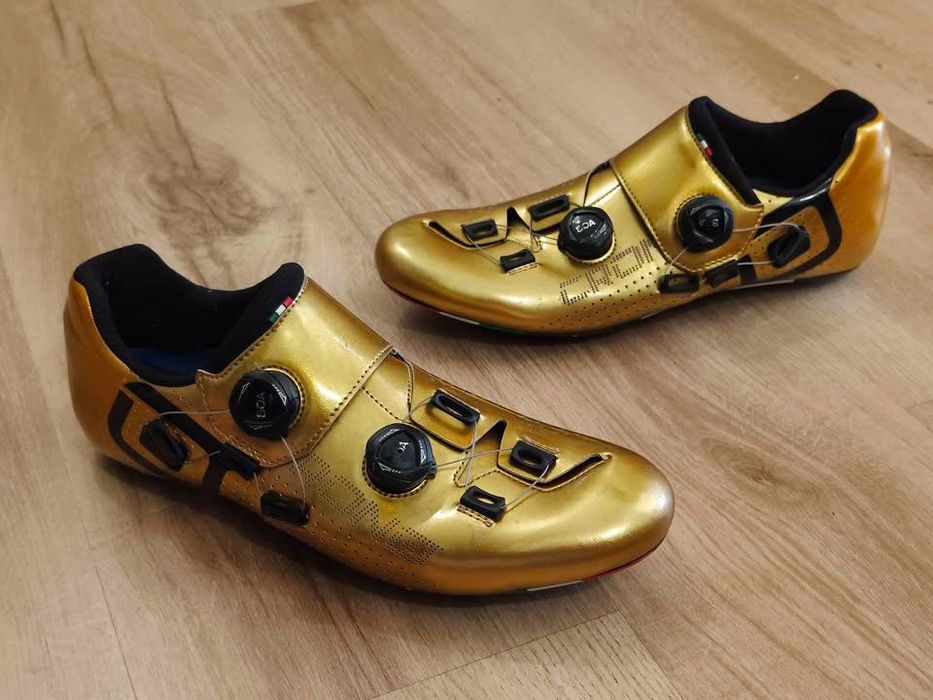 Sapatos de estrada Crono CR1 GOLD Edition Carbon
