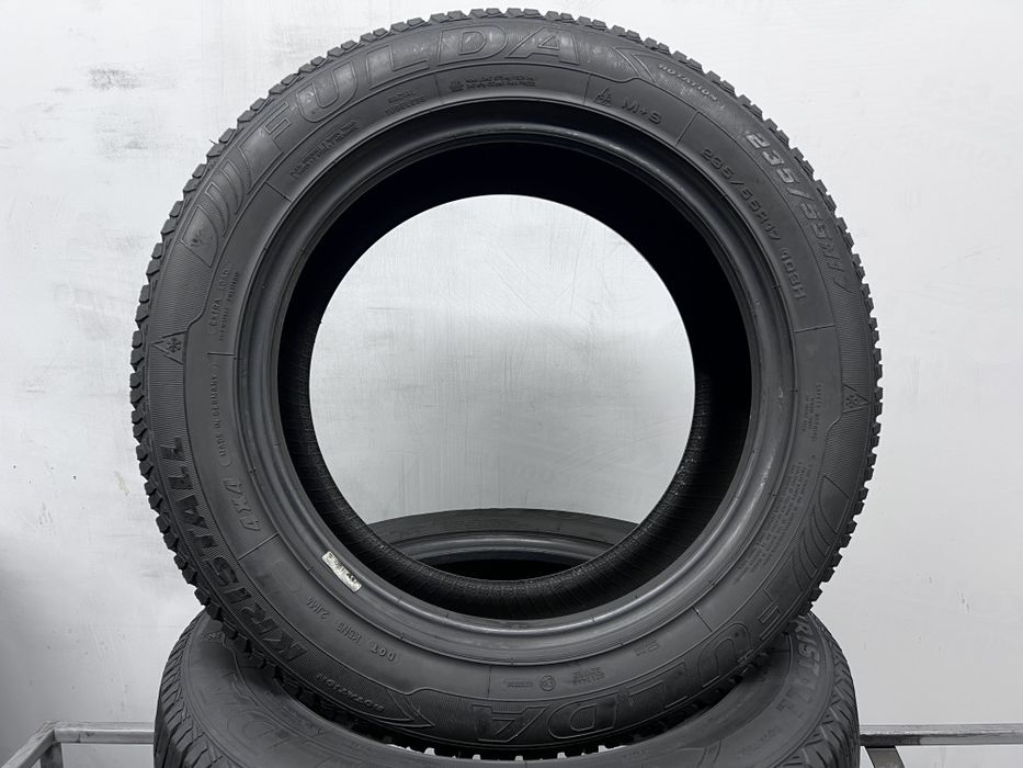 2шт зима 235/55/R17 Fulda Kristall 4x4